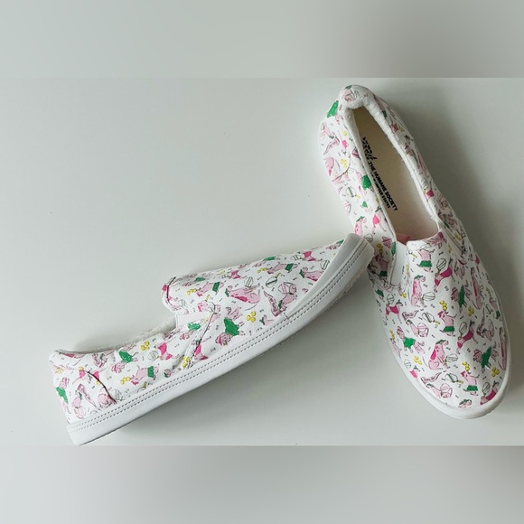 The Humane Society Preppy Dog Sneakers Sz 8 - Picture 2 of 8